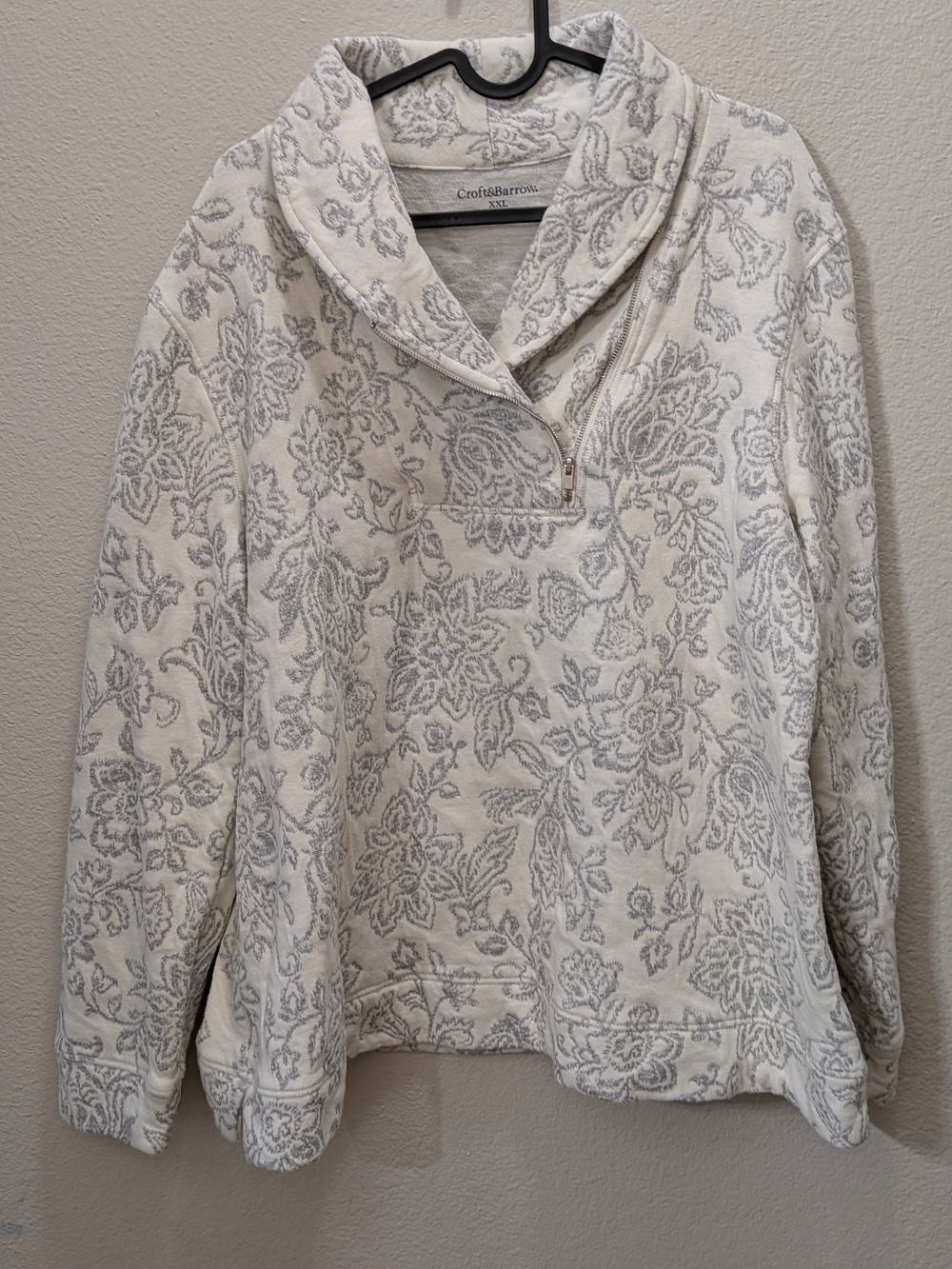 Croft & Barrow Cream Pullover with Light Gray Floral